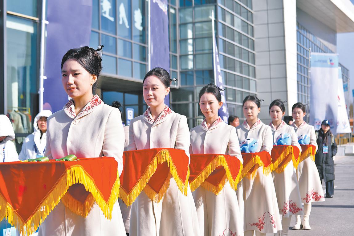 冰雪逐梦正当时 三秦健儿战犹酣——记一场赛事背后的礼仪服务