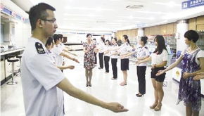 市国税局 礼仪培训塑形象，优化服务铸铁军